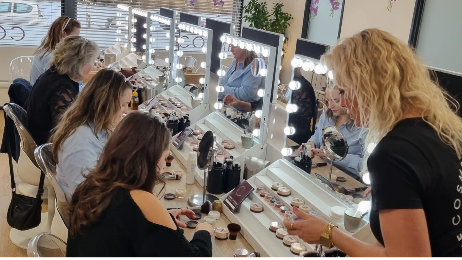 SNEAK PEAK; WORKSHOP BIJ CREATIVE COSMETICS!